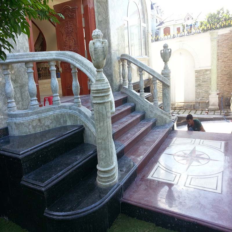 Cầu thang đá hoa cương
