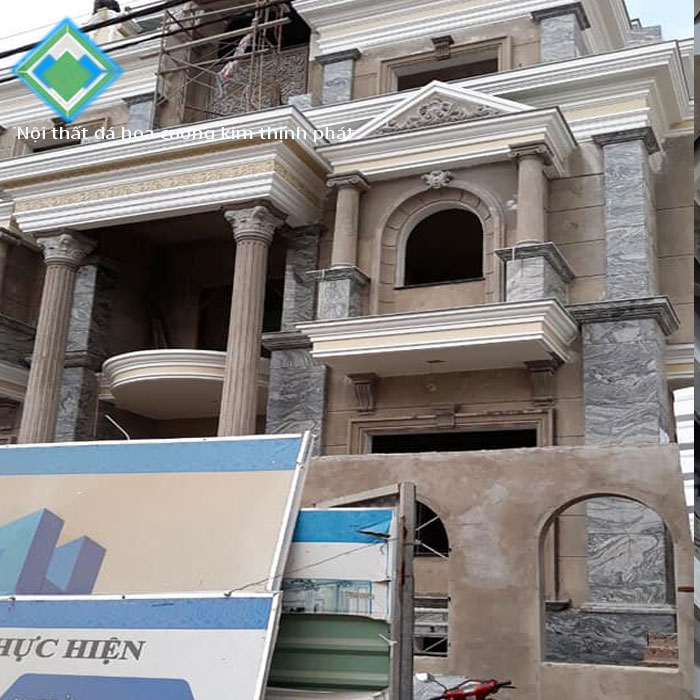 chọn cột đá hoa cương tựn nhiên vệ sinh vật liệu bằng gỗ sẽ khác với vật liệu bằng nhữa