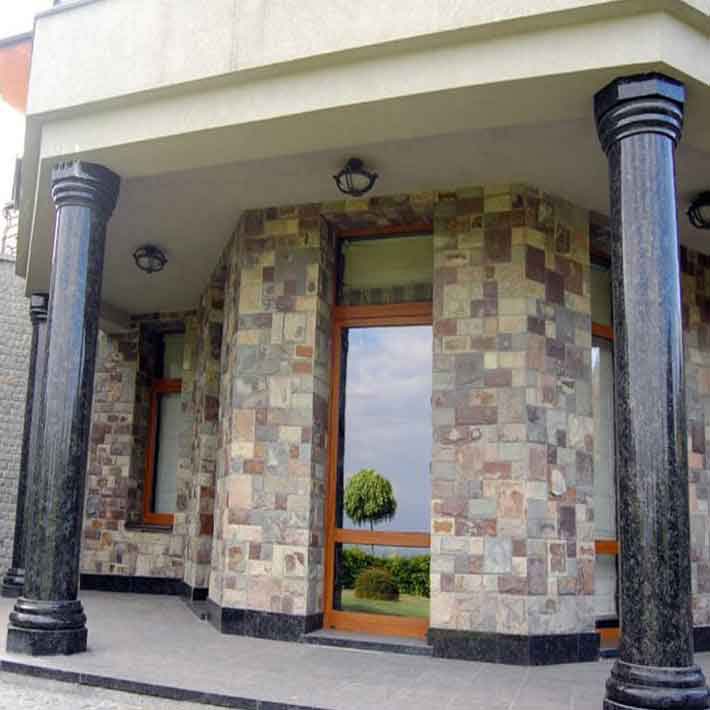 cột tròn đá hoa cương màu đen