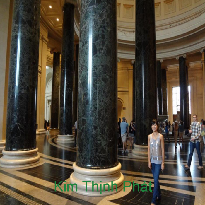 cột tròn đá hoa cương màu đen