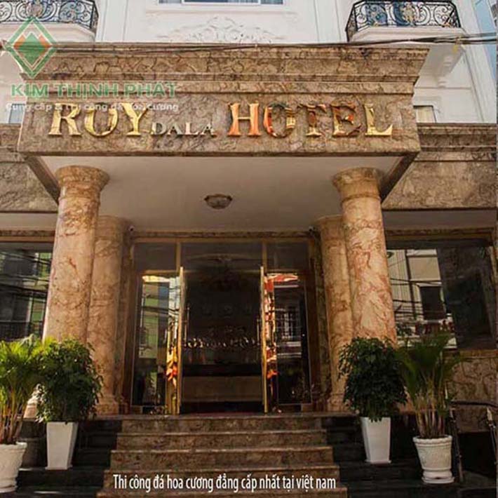 mẫu cột tròn đá hoa cương đẹp